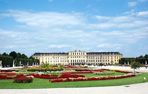 Kaupunkiloma kulttuurin kehtoon kutsuu! Wien houkuttelee klassisella  musiikilla, museoilla, taiteella ja ihanilla leivoksilla 