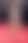 Malli Candice Swanepoel toi punaiselle matolle ripauksen 70-luvun glamouria. Etron ruusukultainen haalari oli kuin tehty Cannesin jatkobileisiin. © ŮPtertainment / ddp USA / MVPhotos