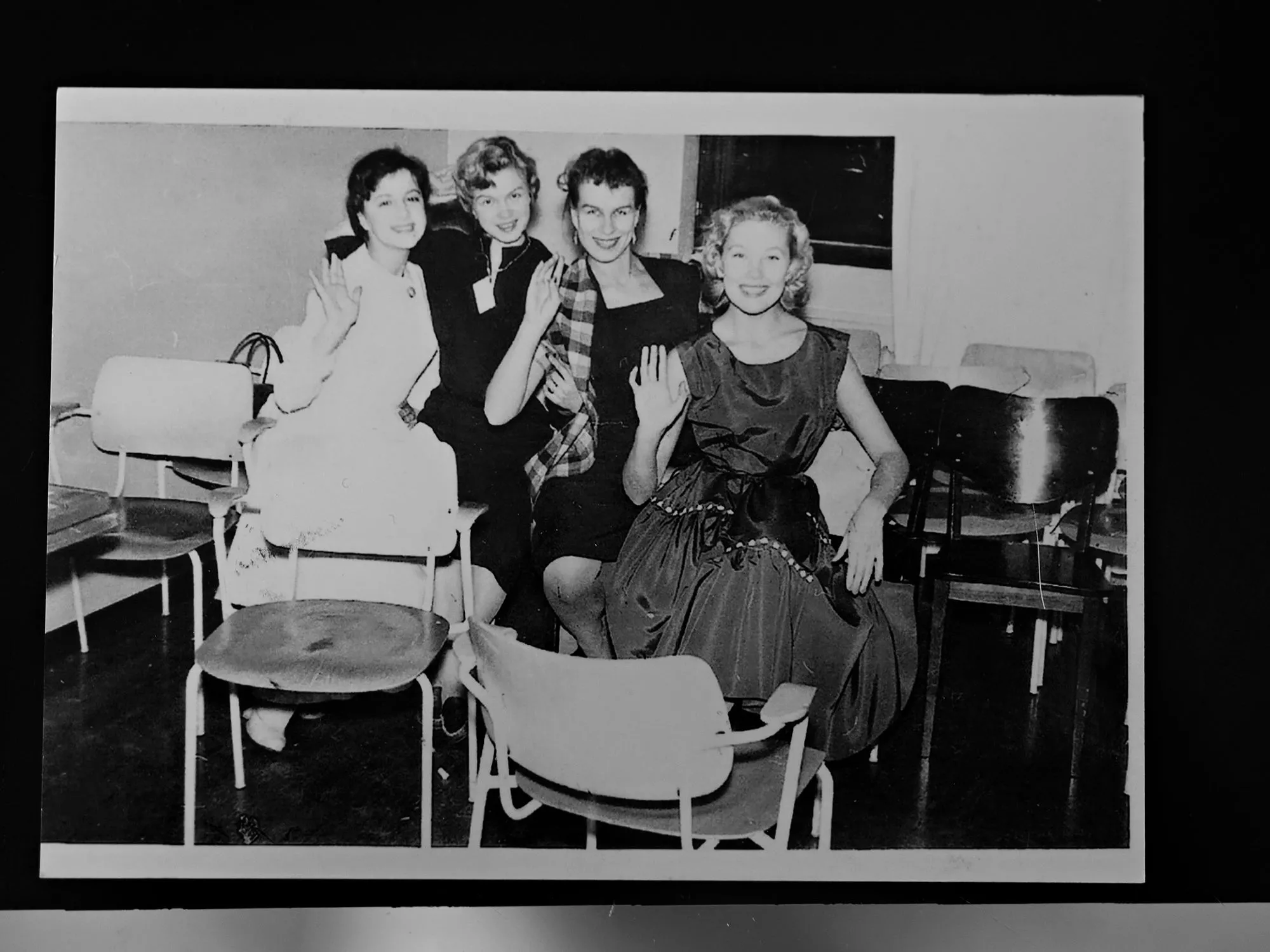 50-luvun teatterikoululaiset Heidi Krohn, Vieno Kekkonen, Ritva Laatto ja Tea Ista. © Sampo Korhonen