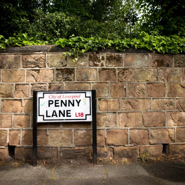 Tämä Penny Lane -kyltti on vielä toistaiseksi paikoillaan.
