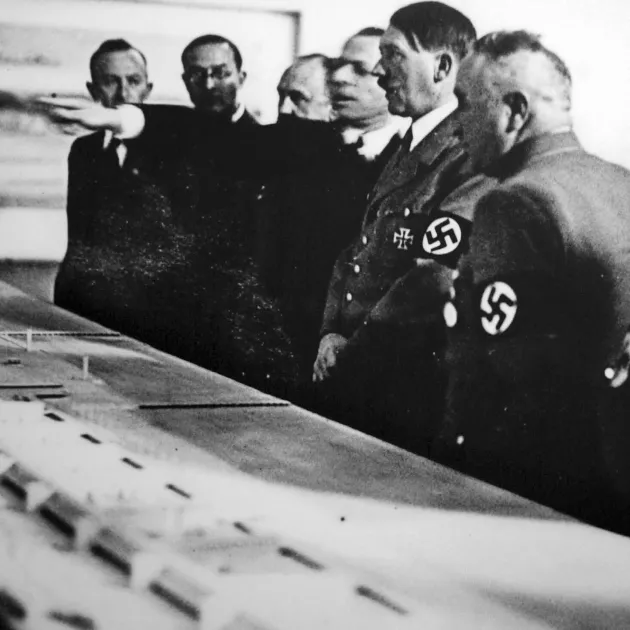  Arkkitehtuurista innostuneelle Hitlerille esiteltiin vuonna 1935 Proran pienoismalli. Vain suurin ja näyttävin kelpasi ­natsi-Saksan johtajalle.
