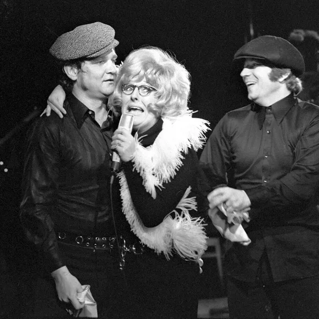 Ravintola Adlonin show’ssa 1970 Marjatan rinnalla esiintyivät Jukka Virtanen ja Matti Kuusla.