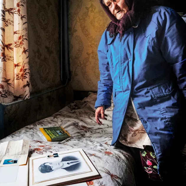”Kaiken, mitä voi tuhota, he tuhosivat”, Ludmila Shevchenko sanoo katsoessaan kuvia perheestään.