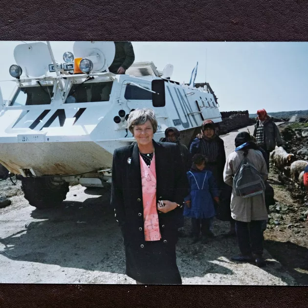 Elisabeth tutustui YK:n rauhanturvajoukkoihin vuonna 1999.
