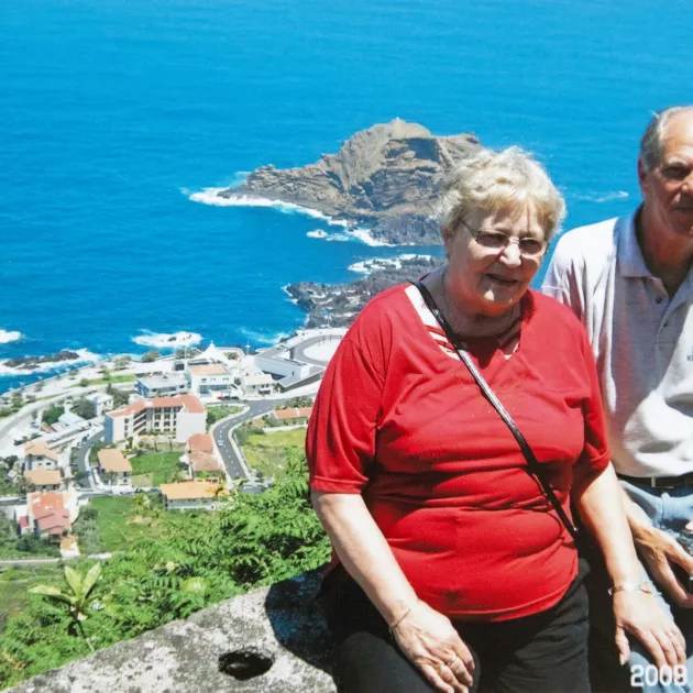Matkustelu on tuonut vaihtelua arkeen ja lähentänyt pariskuntaa. Parikymmentä vuotta sitten lomailtiin Madeiralla. ”Olimme uramme huipulla, koskaan emme olleet käyneet noin korkealla”, Olavi laskee leikkiä.