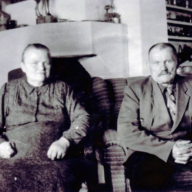 Anna Kreeta ja Fredrik Vuontisjärvi perustivat majatalon vuonna 1924. Suvun mukaan menestys oli selviö, sillä ”Reetrikki ei ollut jouten koskha”.