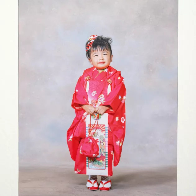 Kolmevuotias Yuko ensimmäistä kertaa kimonossa, osana Shichi-go-san -juhlapäivää.