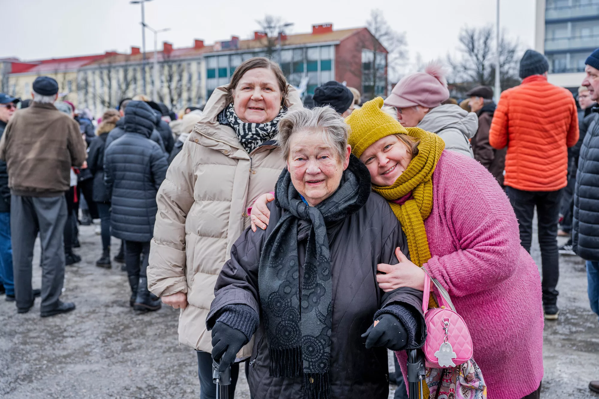 Leena Saarinen, Laina Veijola ja Laura Norolahti halusivat nähdä arvostamansa presidentin, mutta eivät pyrkineet juttusille.