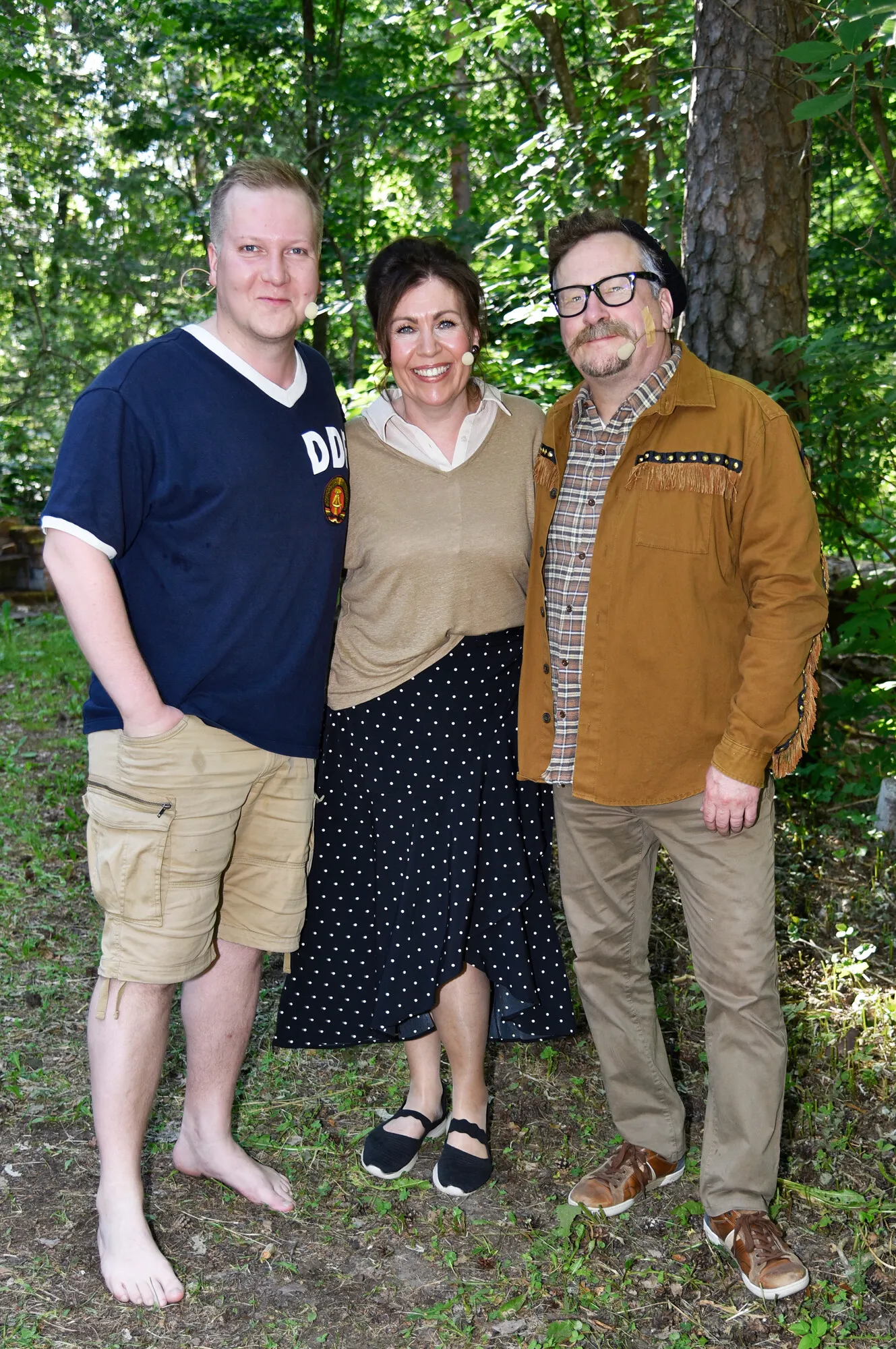 Näyttelijä-laulaja Anna Hanski valmistautui h-hetkeen kollegojensa Petrus Kähkösen ja Ilkka Merivaaran kanssa. ”Kyllä minä aina vähän jännitän”, Hanski tuumasi.