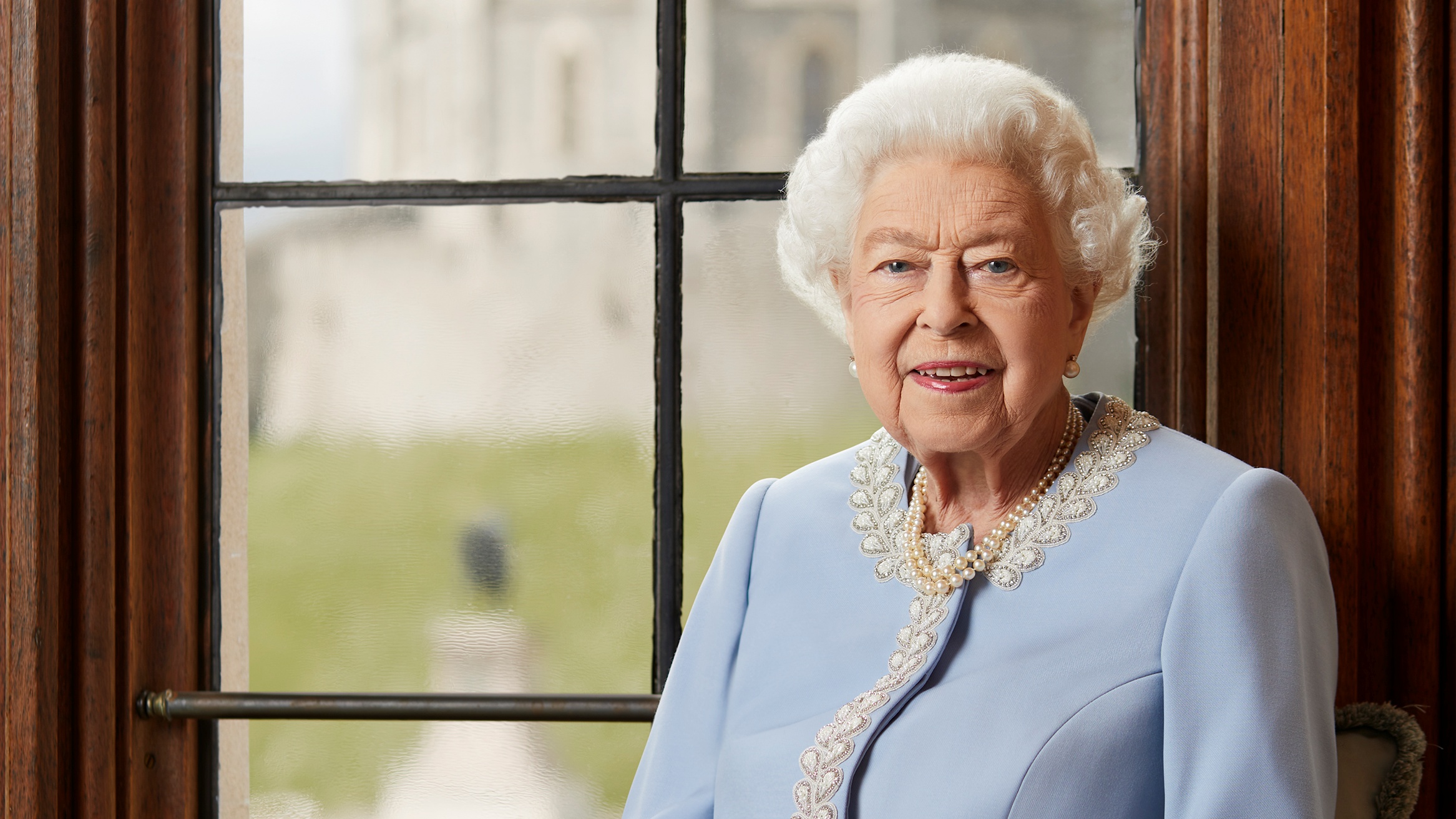 Brittihovi julkaisi kuningattaresta uuden muotokuvan juhlallisuuksien aattona