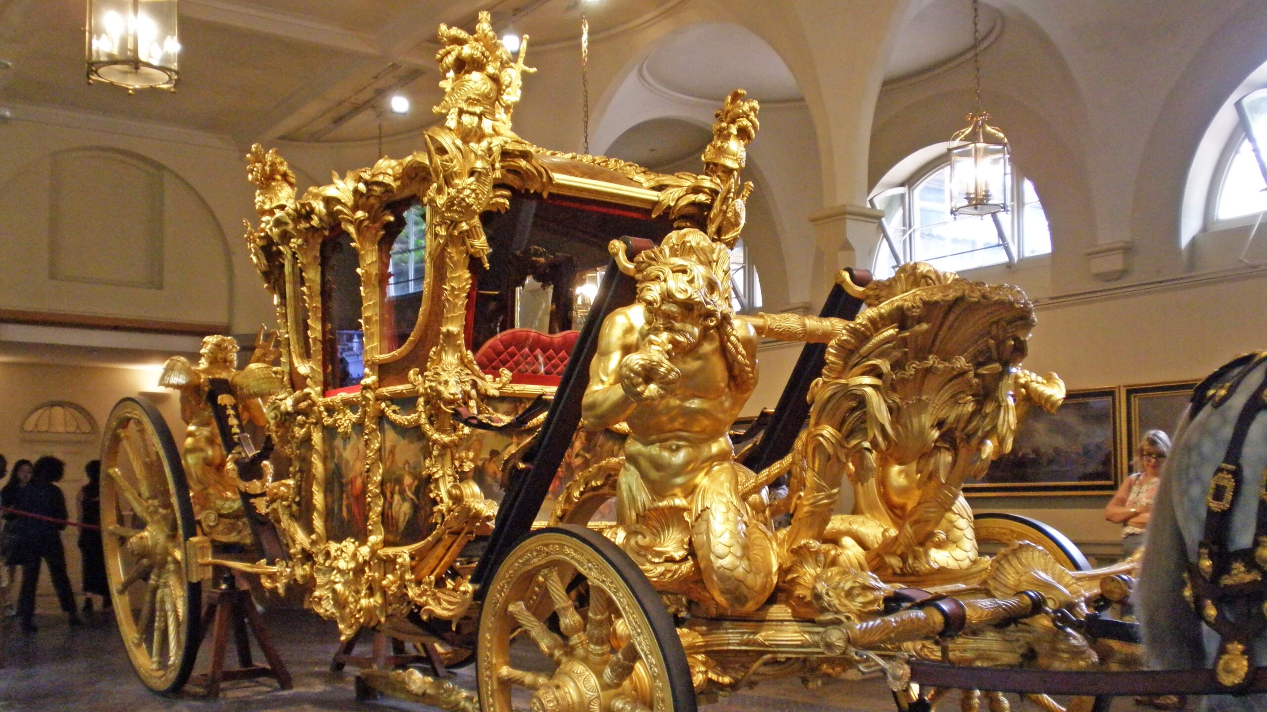 Brittihovin kultaiset vaunut ovat olleet osa brittihallitsijoiden juhlatilaisuuksia jo 260 vuoden ajan.
