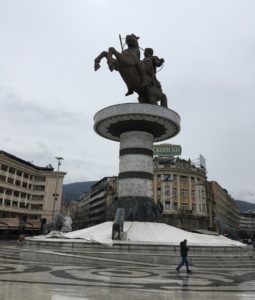 Skopje on tunnettu myös patsaistaan, kuten Aleksanteri Suuresta.