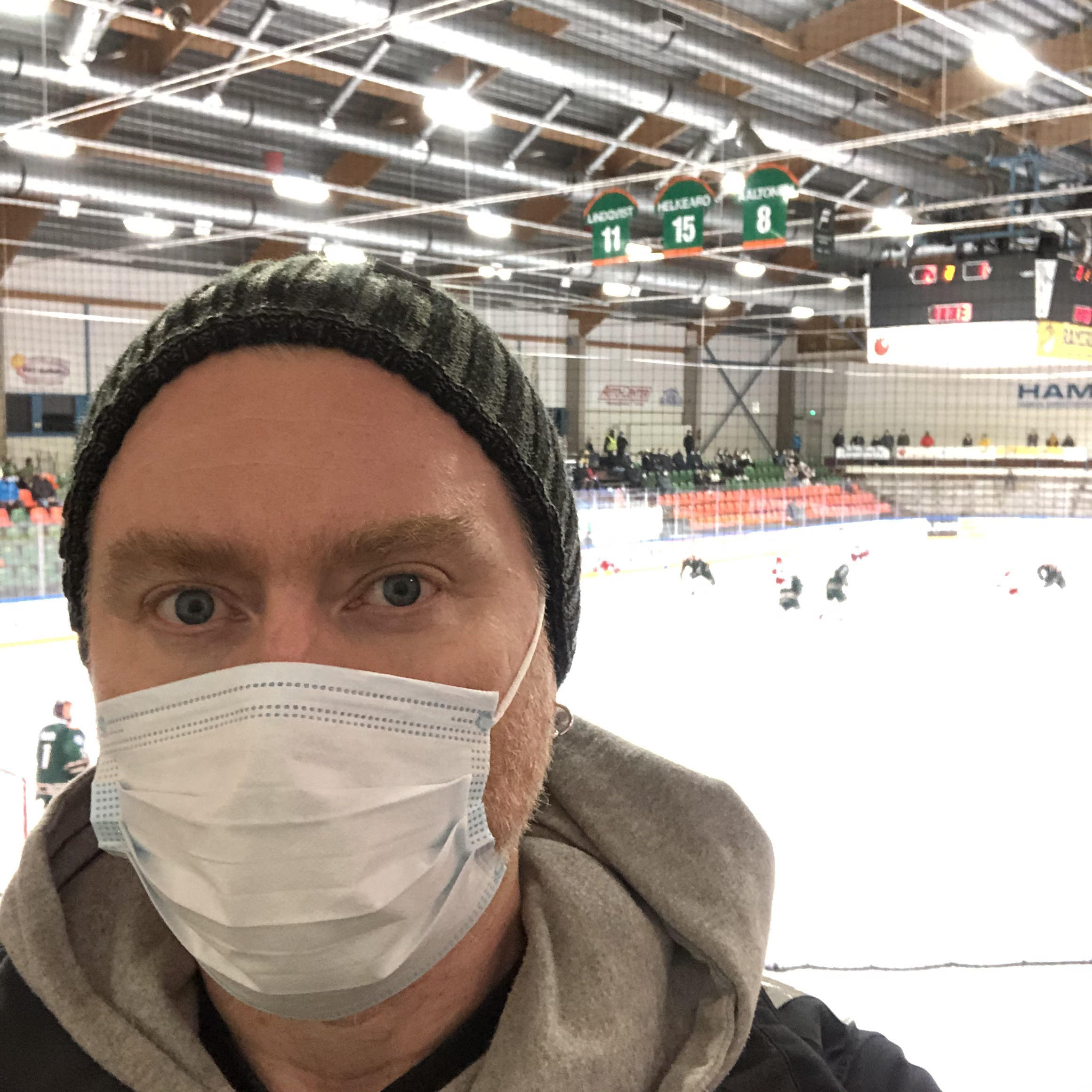 Seuran mies Jukka Vuorio nautti isyyslomansa hetkestä Forssan jäähallissa. "Isyysloma on ihmisen, tai ainakin isän, parasta aikaa", hän sanoo.