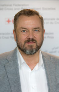 Panu Saaristo johtaa Genevessä Kansainvälisen Punaisen Ristin IFRC:n terveysosastoa.