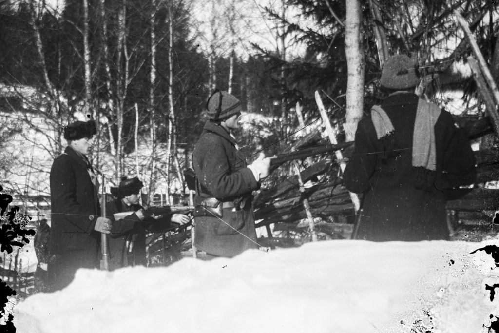 Punakaartin ampumaketju Ruovedellä 1918.