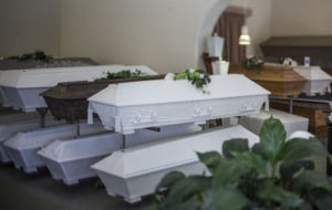 Arkuissa on valinnanvaraa hautaustoimistossa.