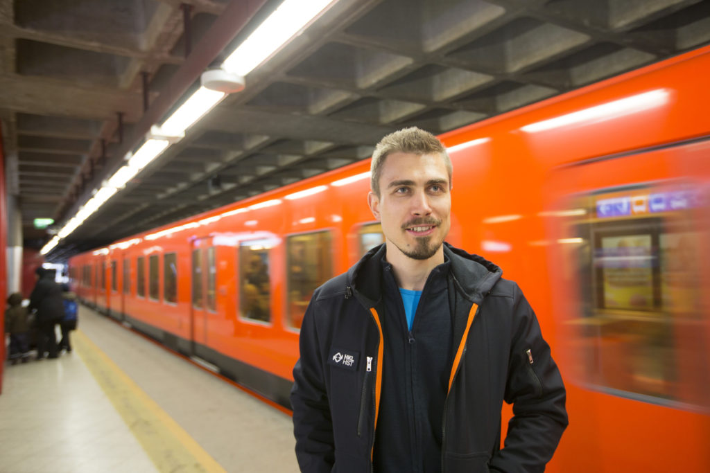 Aleksander Rucidlo on työskennellyt metrojunankuljettajana vuodesta 2013 lähtien.