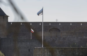 Narva sijaitsee Venäjän ja Viron rajalla.