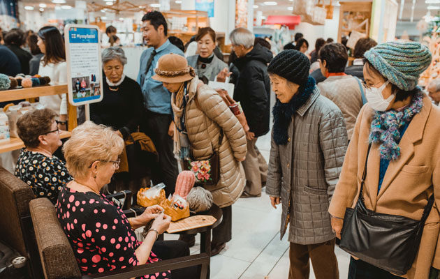 Myssyfarmin neulovat mummot valloittavat Japania.