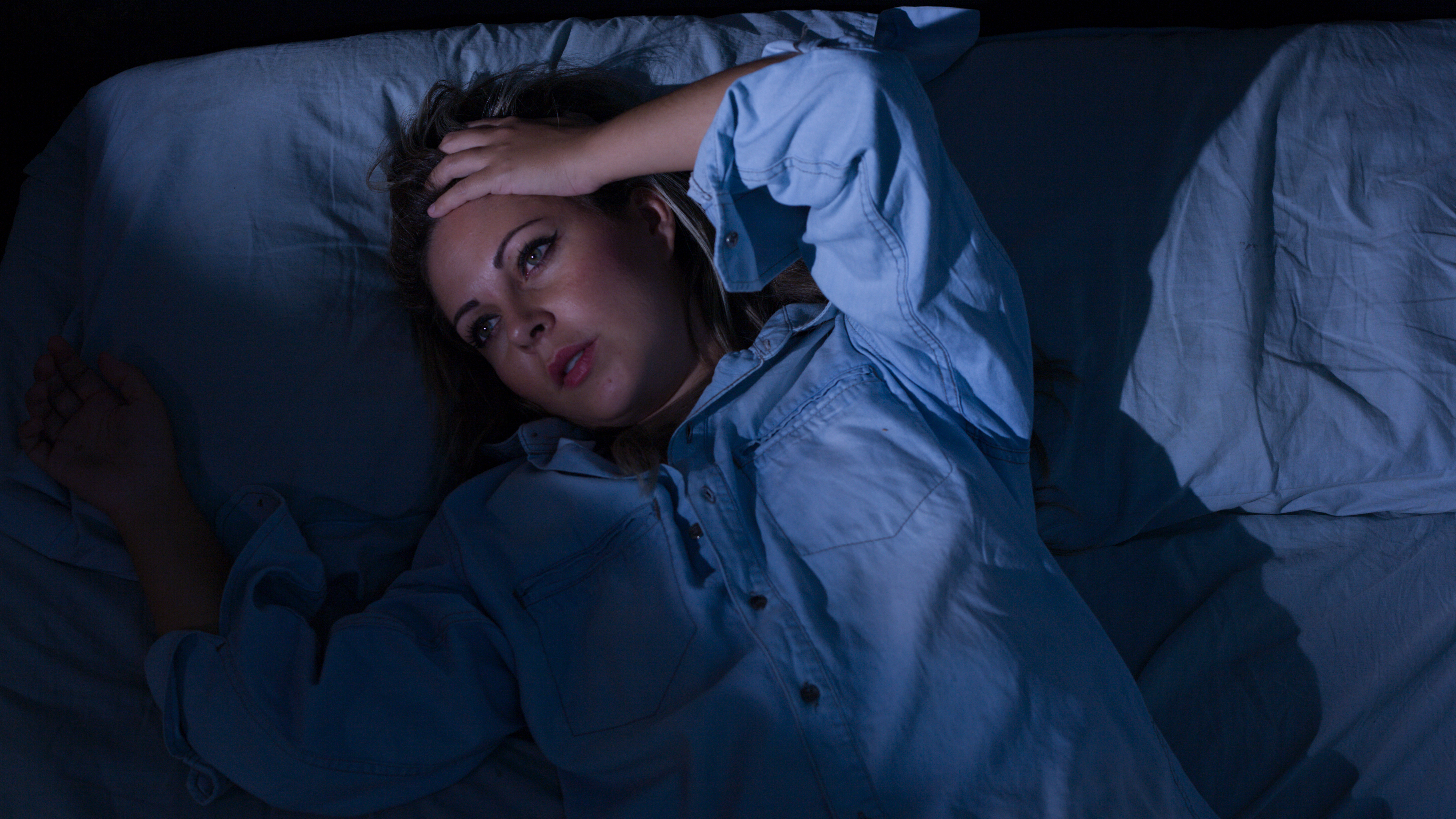 Nukkumisvaikeudet ovat yleisiä. Tämä keino helpottaa unentuloa.