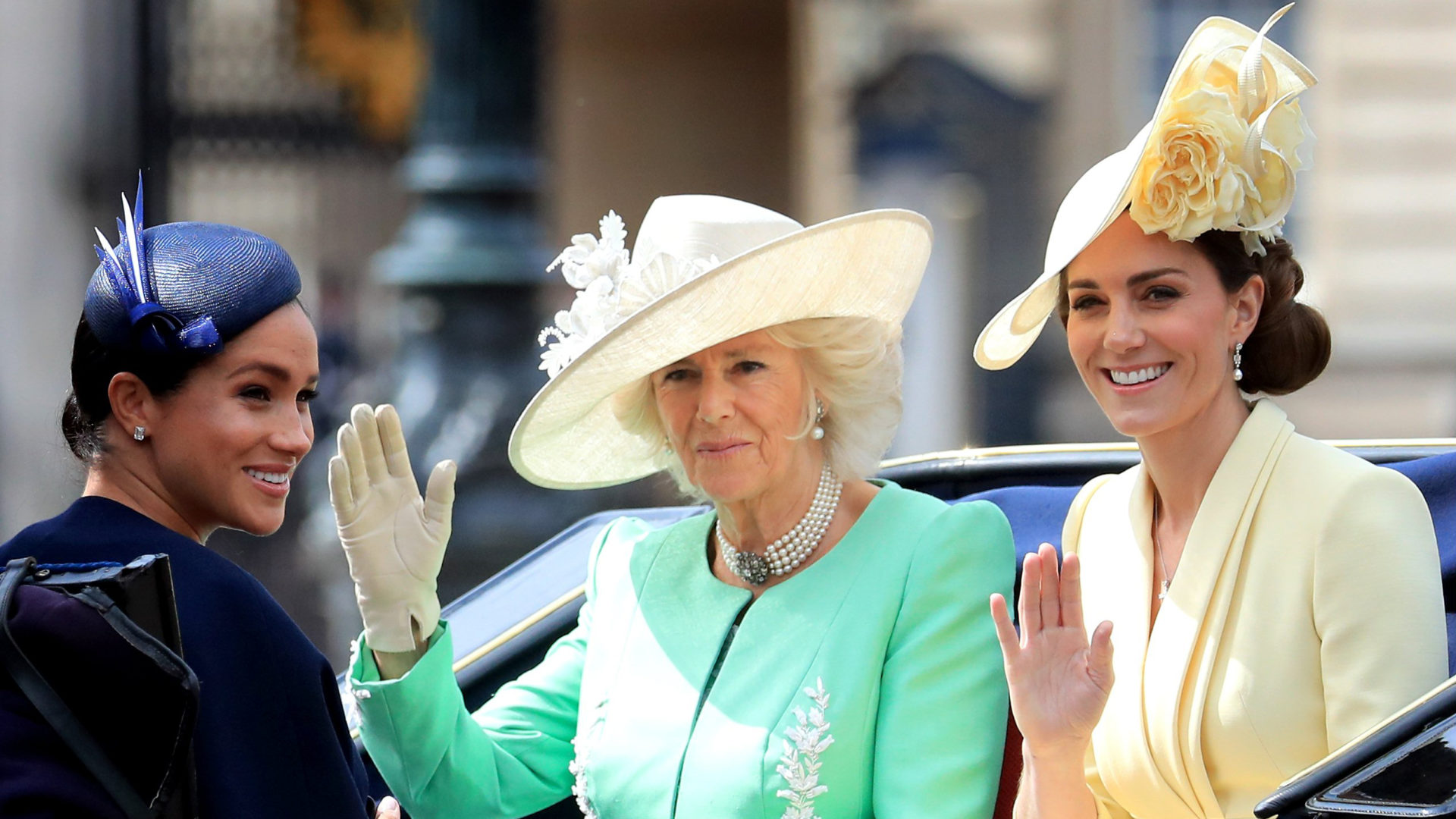 Herttuatar Catherine, Meghan ja Camilla matkalla kesäkuussa 2019 kuningatar Elizabeth II:sen viralliselle syntymäpäivävastaanotolle.