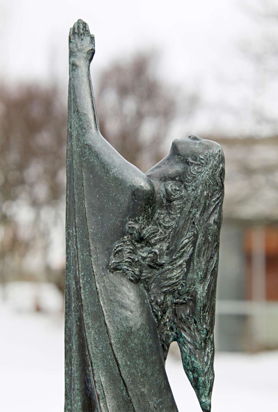 Einar Jónssonin patsaspuiston veistokset kertovat Edda-runojen maailmansyntymyyttejä. 