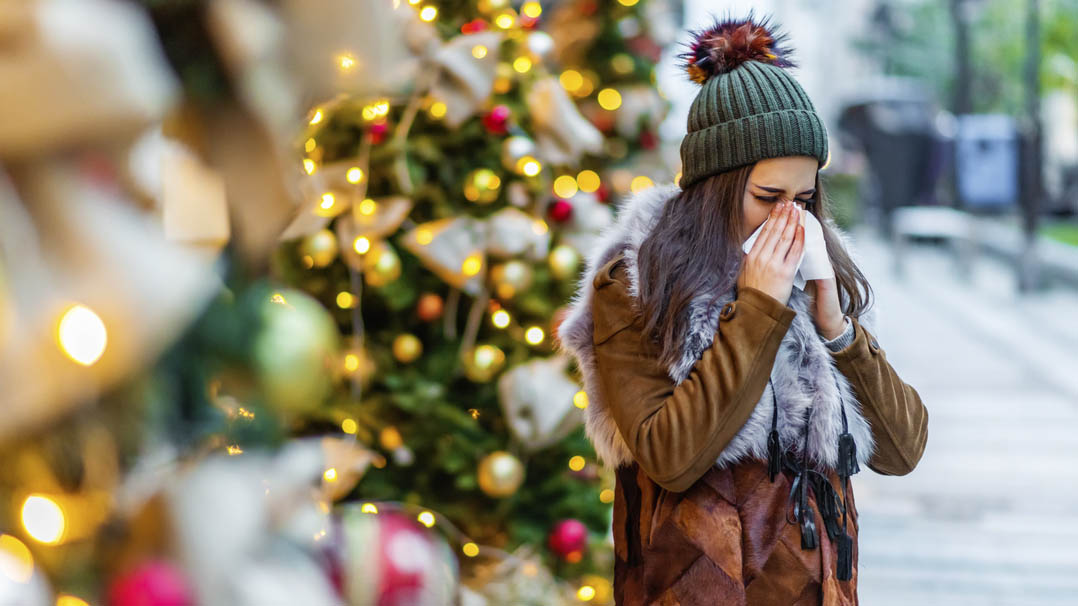Tuoksuherkkä kärsii monista jouluisista tuoksuista. Oletko ottanut huomioon joulukukkien lisäksi myös kuusen ja ruoan tuoksut?