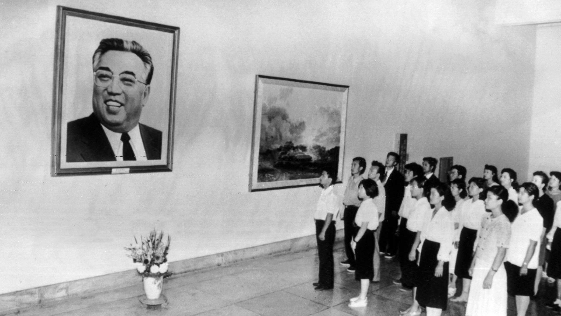 Ensimmäisenä vuorossa on sissitaistelijana varttunut Kim II-sung, joka onnistui luomaan Pohjois-Koreasta maailman kontrolloiduimman valtion.