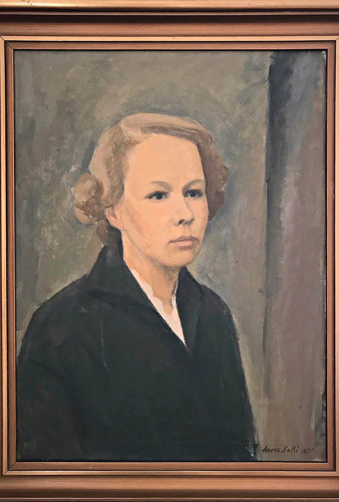 Nyblinin valokuvaamossa otettu potretti ja taiteilija Aares Sallin sen pohjalta tekemä maalaus hallitsivat Eeron mielikuvaa äidistä vuosikymmenten ajan.