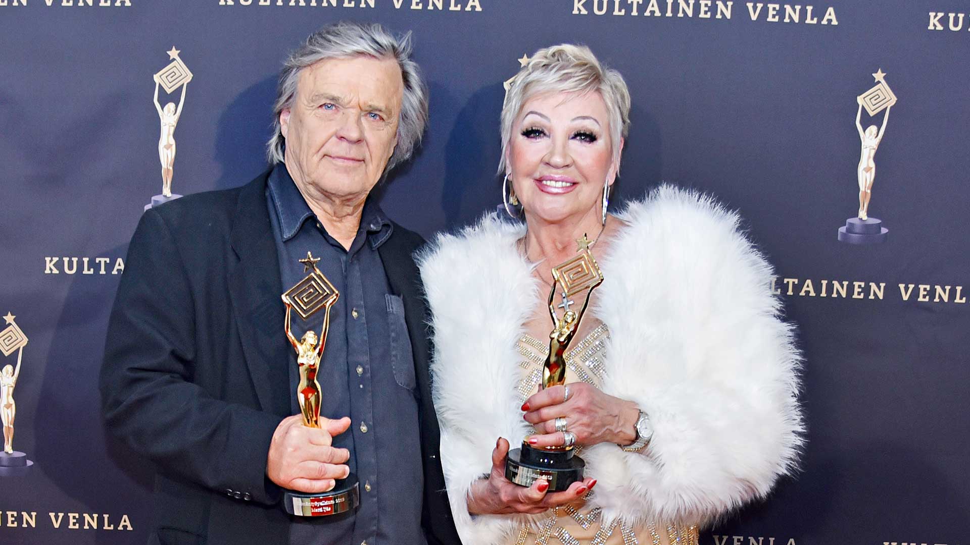 Näyttelijä Hannele Lauri ja ohjaaja-käsikirjoittaja Matti Ijäs saivat elämäntyöpalkinnot.