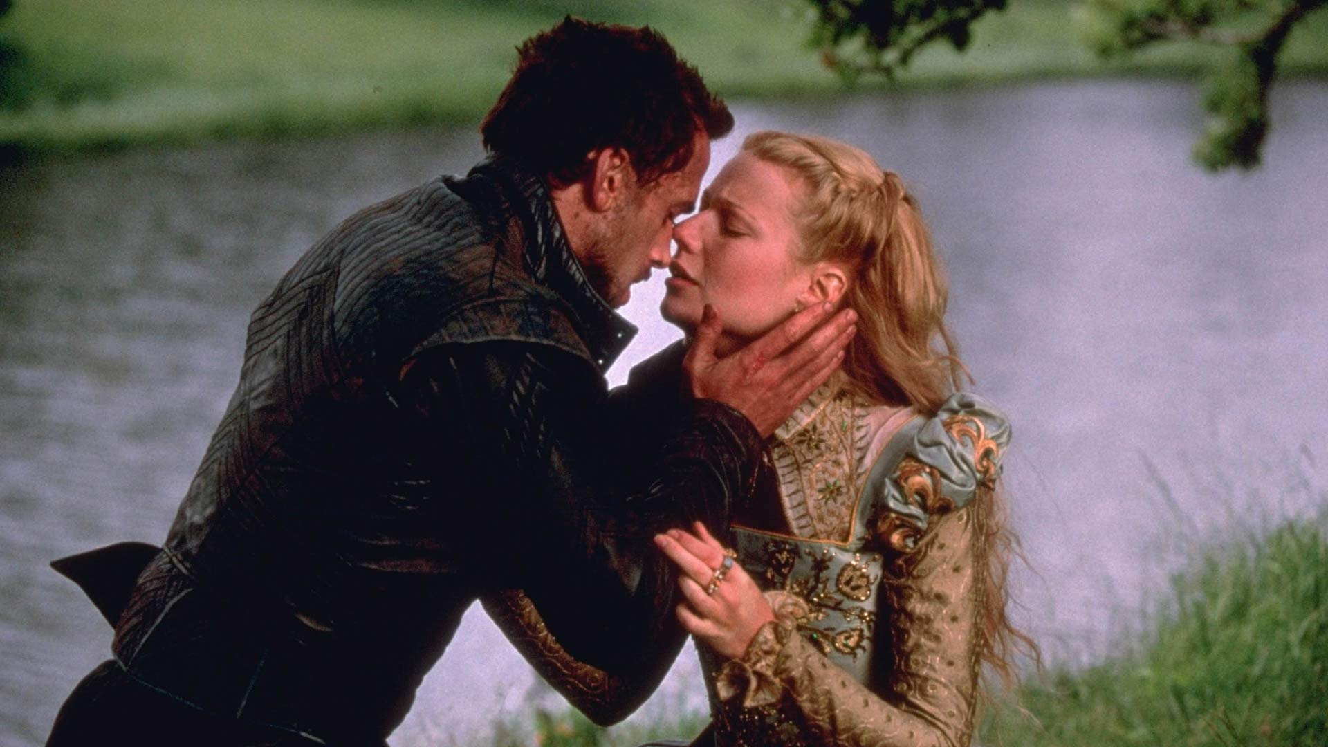 Joseph Fiennes ja Gwyneth Paltrow elokuvassa Rakastunut Shakespeare.