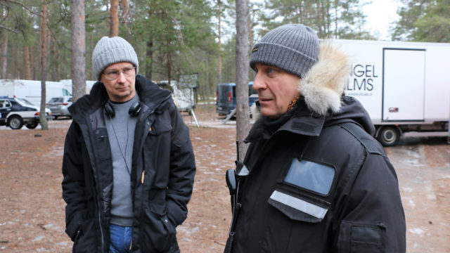 Kaikki synnit -sarjan käsikirjoittaja-ohjaaja Mika Ronkainen ja tuottaja Ilkka Matila.