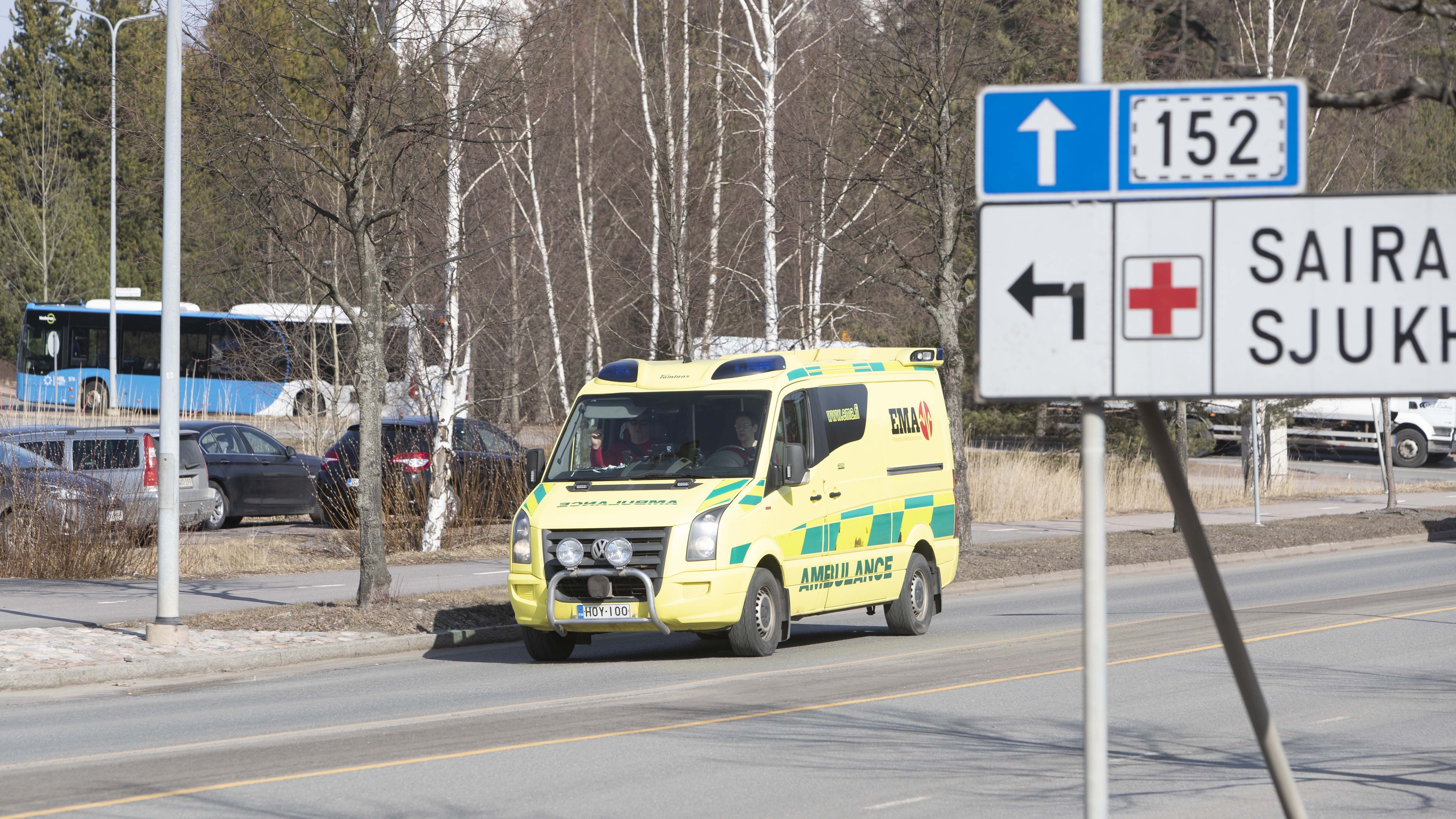 Eri puolilla Suomea on jo nähty merkkejä siitä, että päivystys ruuhkautuu kyselijöistä ja näytteenottoon hakeutuvista potilaista.