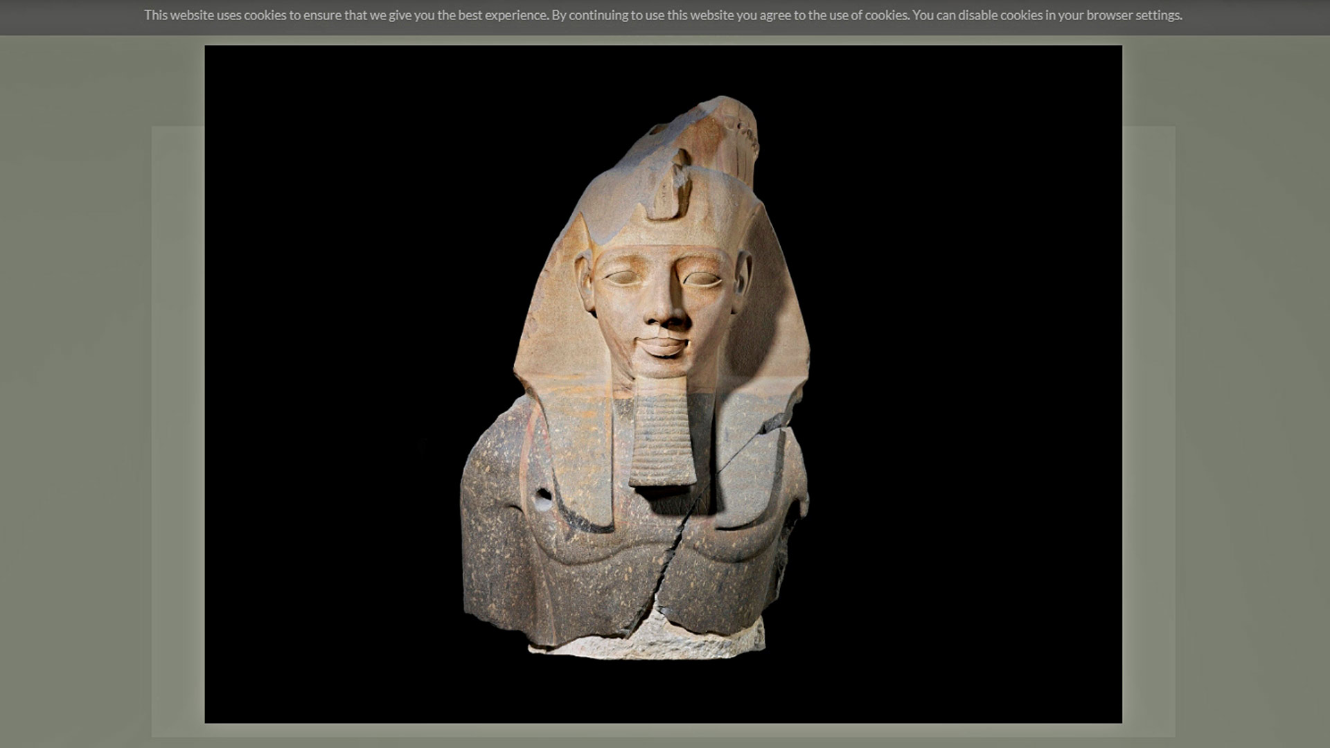 Virtuaaliset museokierrokset kannattavat. British Museumissa voi törmätä esimerkiksi Younger Memnon -patsaaseen, joka on Ramses II:n kolossaalipatsas. 
