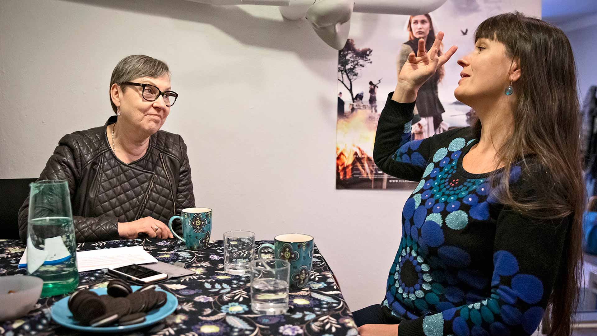 Toimittaja Marja-Terttu Yli-Sirniö tapasi Saara Cantellin tämän työhuoneella Helsingin Kalliossa.