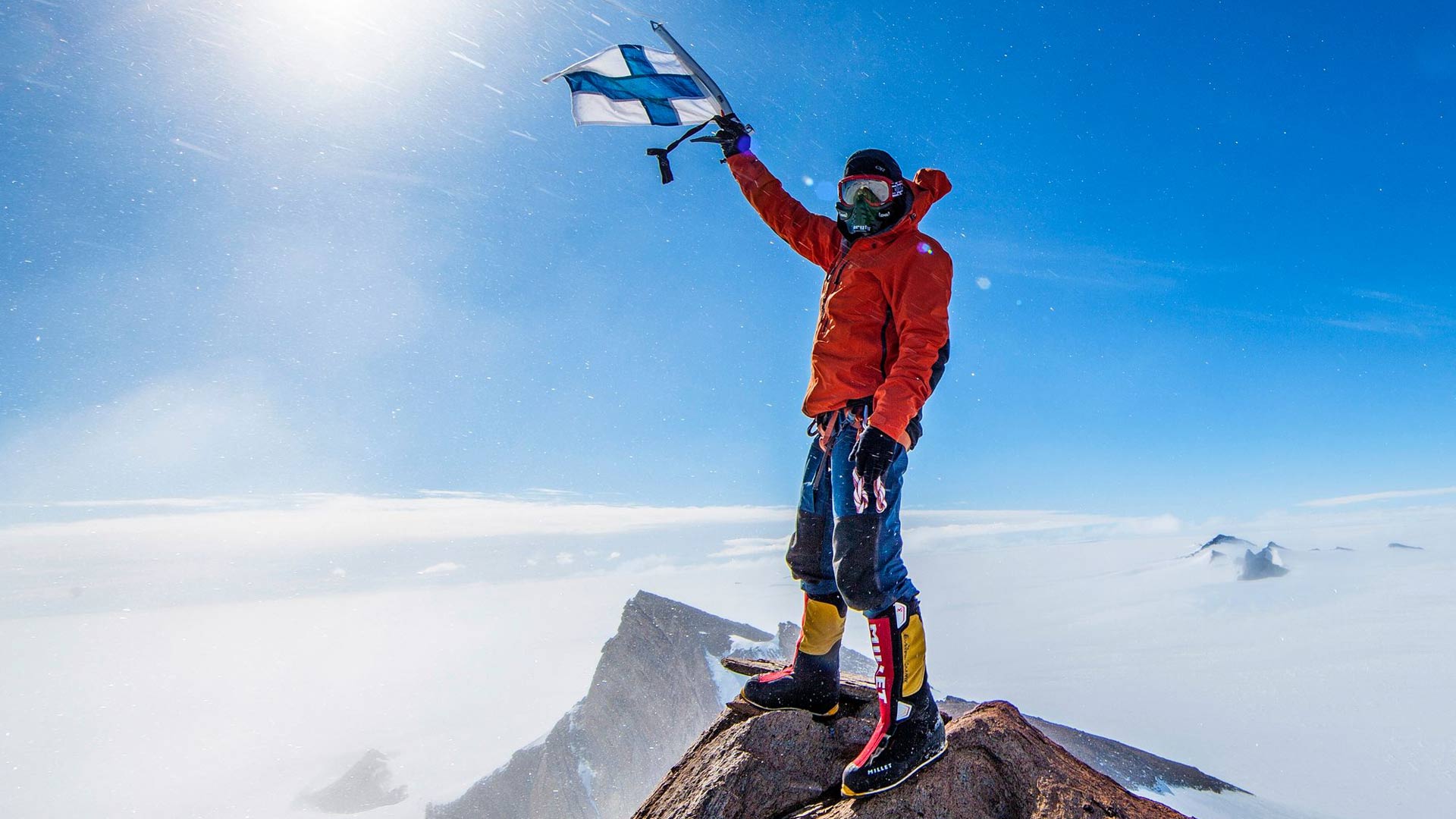 Pata Degerman on nimennyt valloittamiaan vuoria Suomen mukaan. Esimerkiksi Etelämantereella on Veikka Gustafssonin kanssa vallatut Mount Sisu ja Mount Finland, joille he tekivät yhdessä ensinousut.