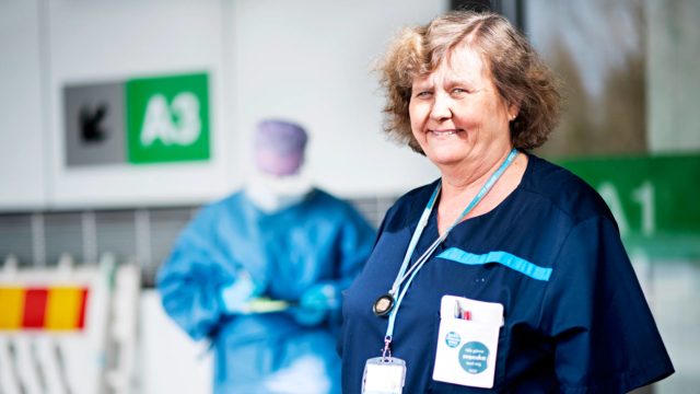 Liki 40 vuoden työkokemus on vahvistanut sairaanhoitaja Susanne Lehvosen uskoa siihen, että suomalainen terveydenhuolto selviää koronaepidemiasta kunnialla.