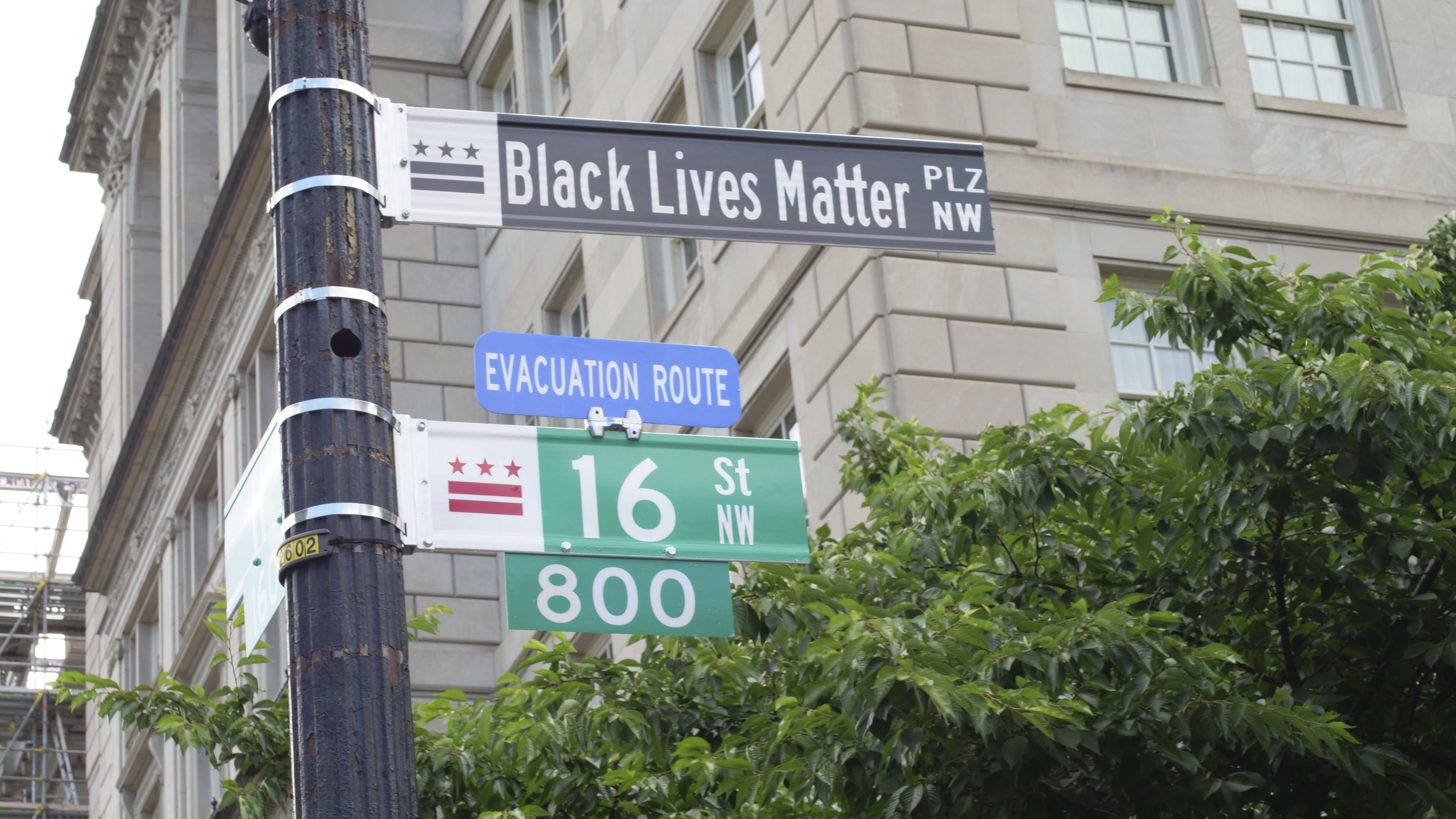 Valkoiselle talolle johtava tie nimettiin Washingtonissa Black Lives Matter -liikkeen mukaan.