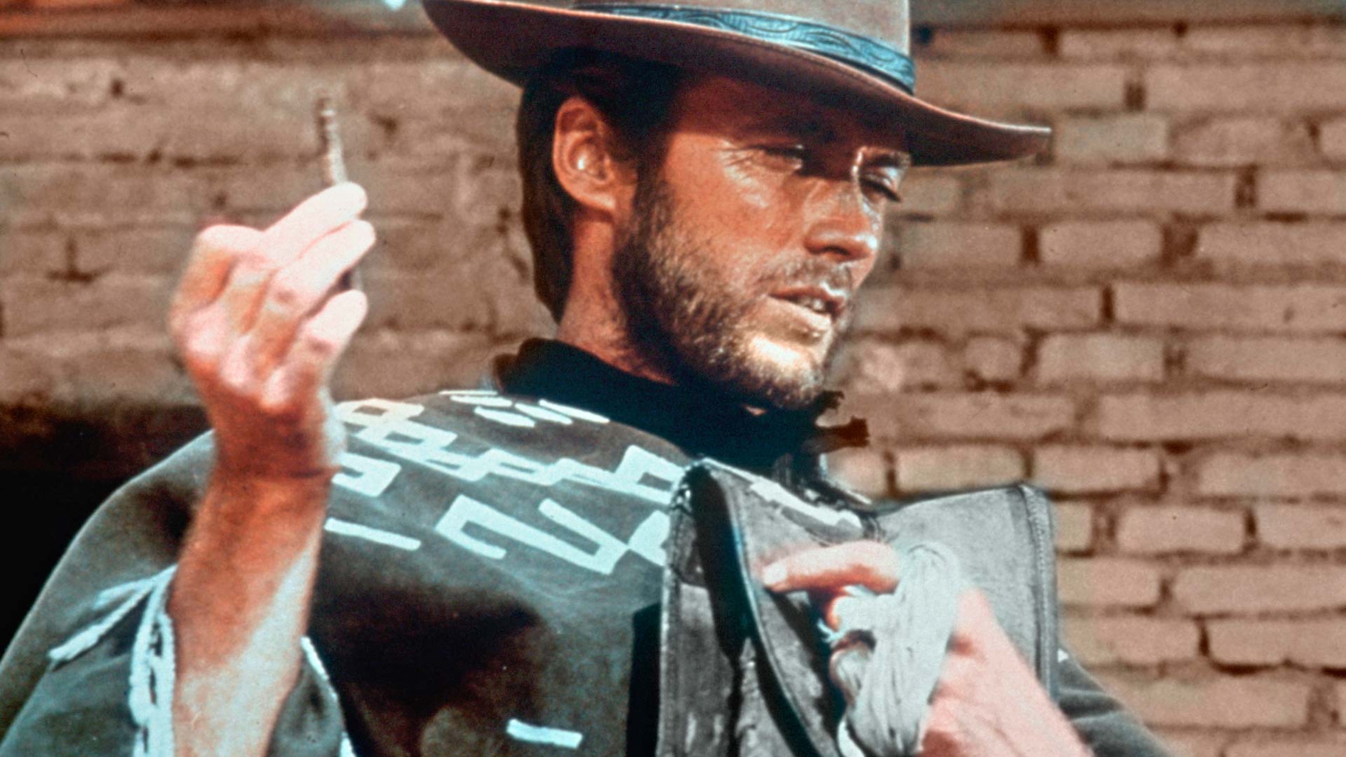 Clint Eastwood westernissä Kourallinen dollareita.