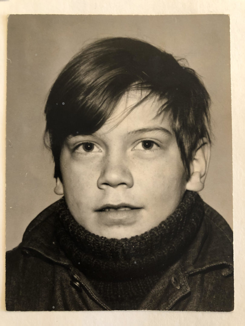 Jarmo kansakoulukuvassa noin 10-vuotiaana.
