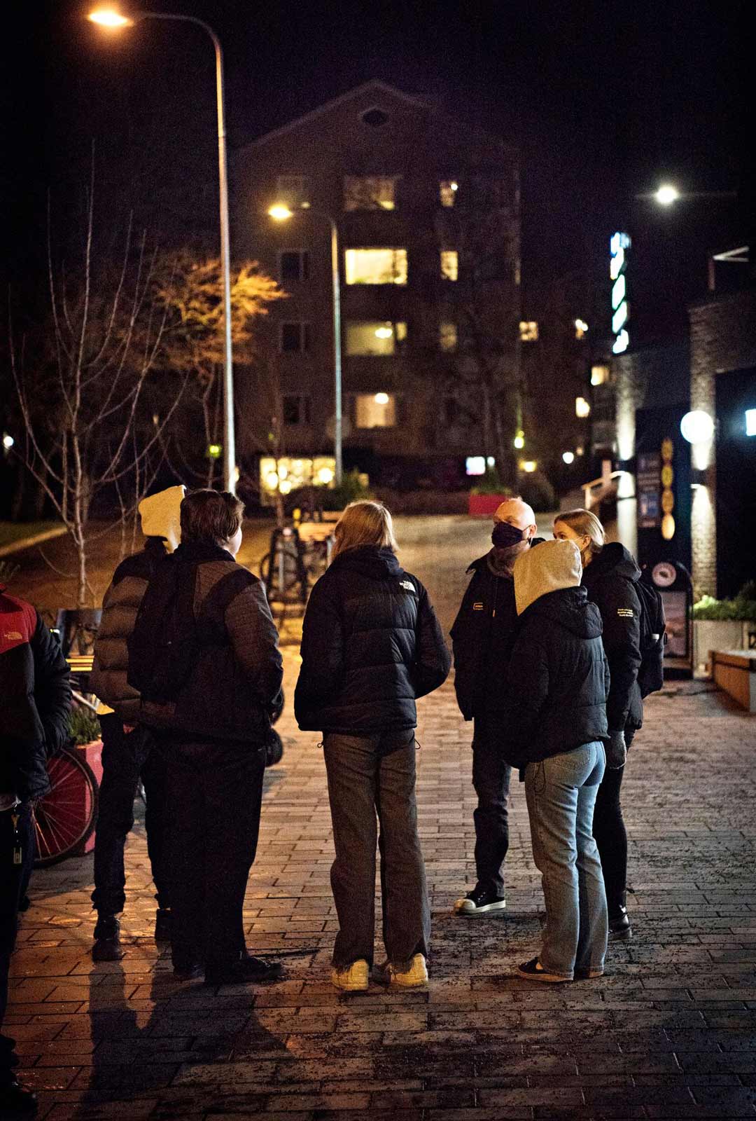 Alaikäisten tekemät rikokset ovat kokonaisuutena Helsingissä vähentyneet tänä vuonna. Sen sijaan alaikäisten väkivallanteot ovat poliisin mukaan raaistuneet.
