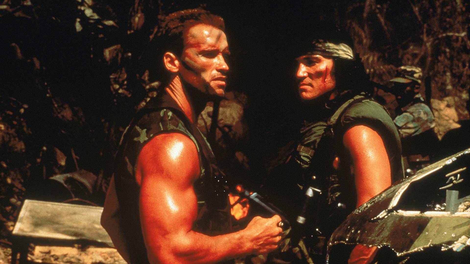 Arnold Schwarzenegger elokuvassa Predator - saalistaja.