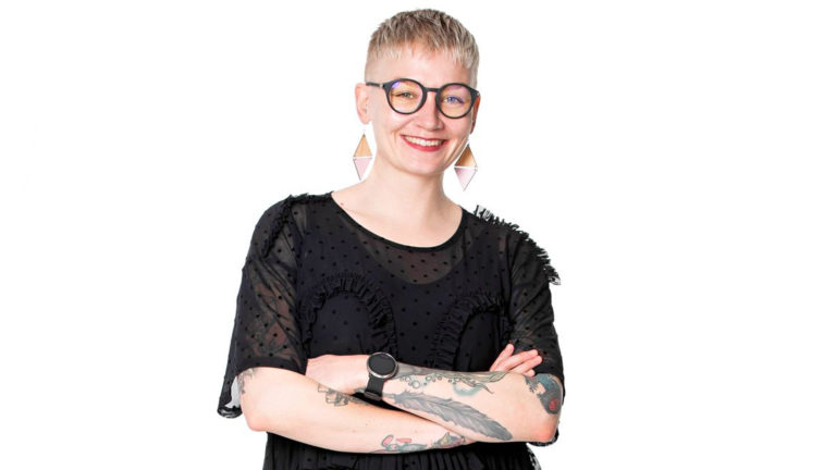 Anni Saastamoinen on kirjailija ja radiotoimittaja.