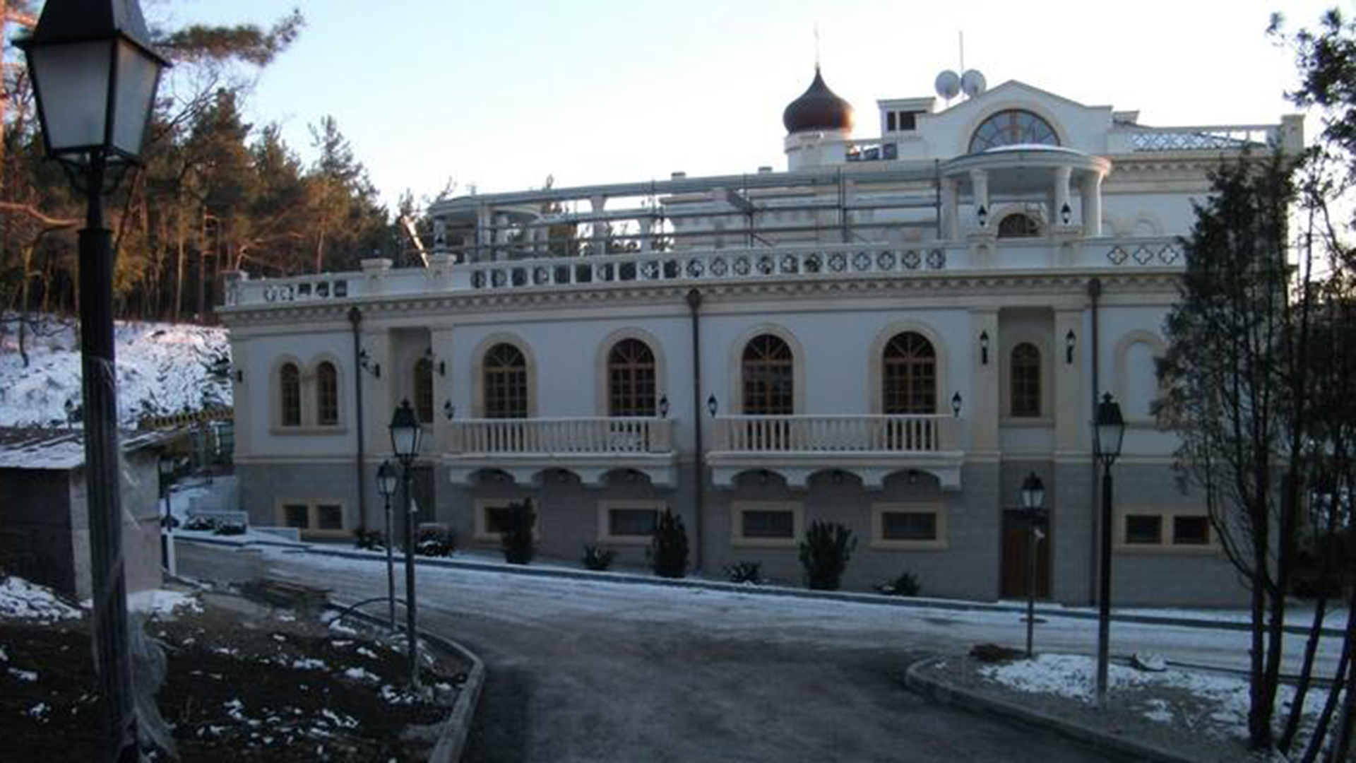 Gelendžhikin palatsi on Moskovan patriarkaatin mukaan kirkollis-hallinnollinen hengellinen keskus, ei Kirillin yksityishuvila.