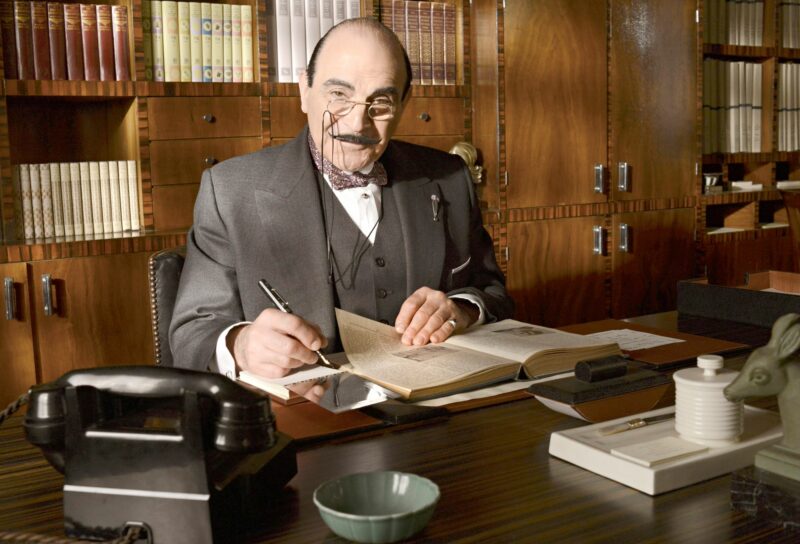 Lontoo: Hercule Poirot koti­toimistossaan. Yle esitti sarjaa viime keväänä. © Patrick Redmond/Yle