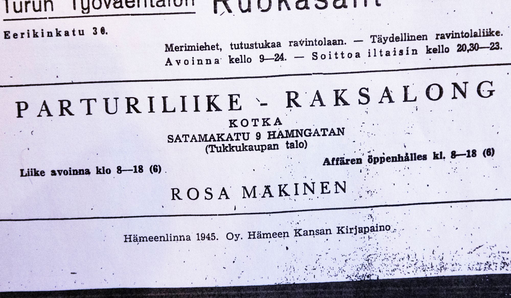 Vanha lehti-ilmoitus osoitteessa Satamakatu 9 sijainneesta parturiliikkeestä © Juha Metso