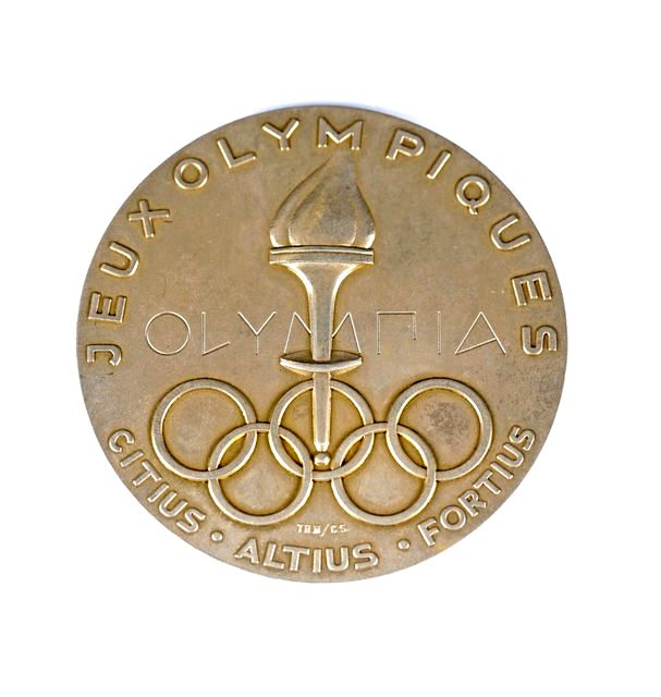 Hakulisen kultainen olympiamitali. © Urheilumuseo
