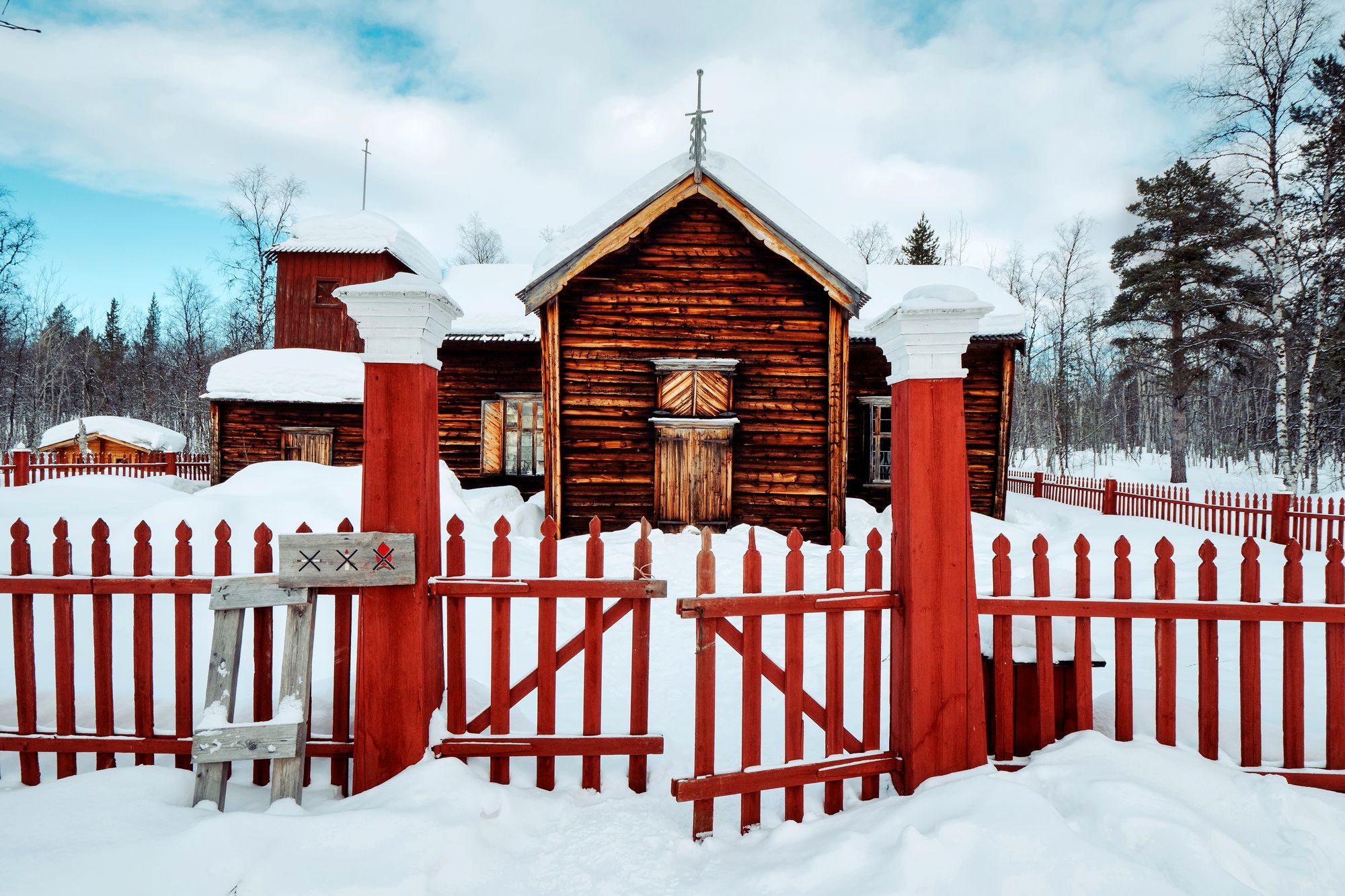 Erämaakirkolle ei mene tietä, sinne on muutamien kilometrien patikka- tai talvella hiihtomatka. © Pekka Numminen