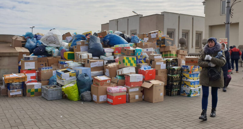Lviv tarjoaa ruokaa ja avustustarvikkeita asukkailleen