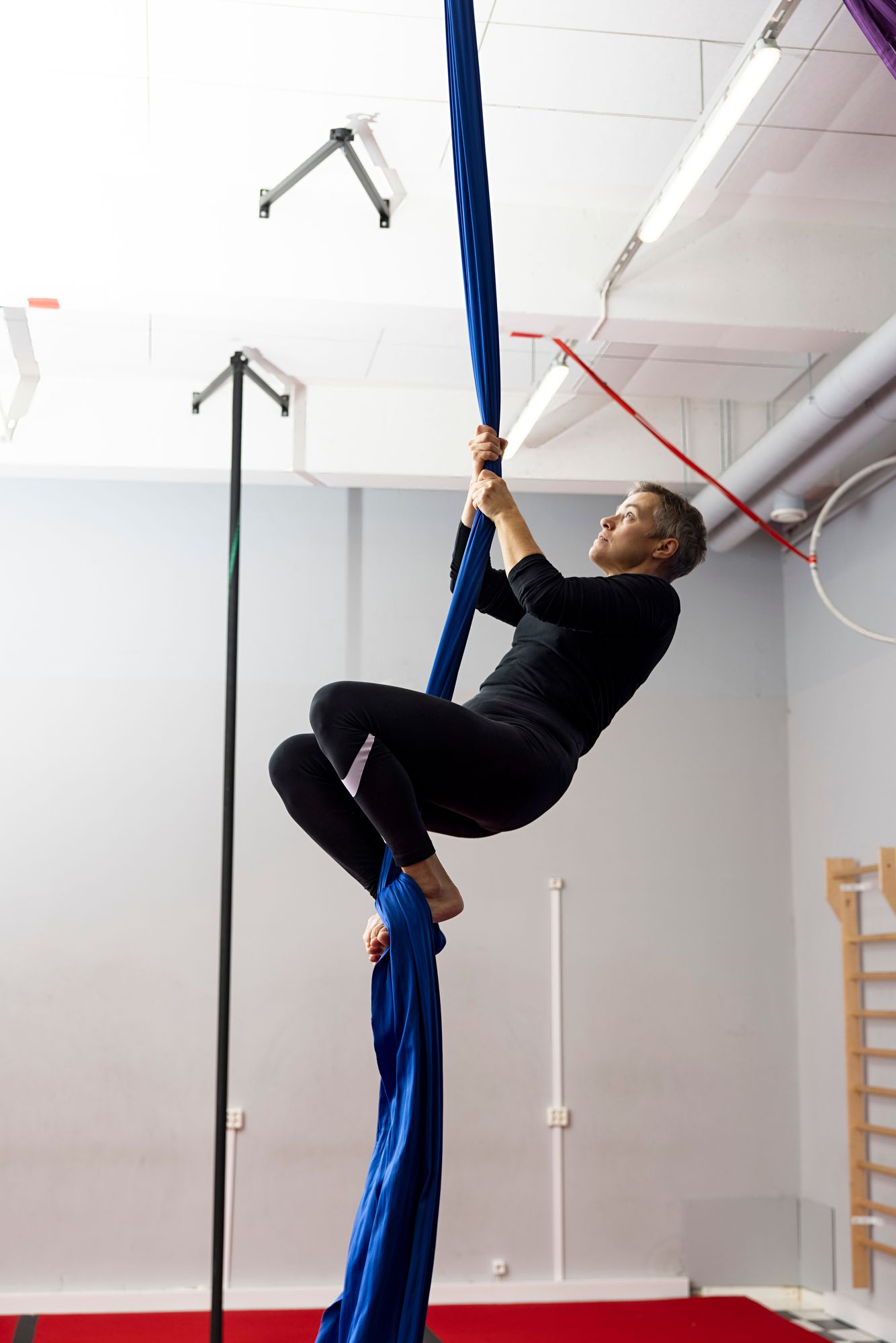 Elinasta ilma-akrobatiassa tärkeintä on uskallus kokeilla uutta. © Tommi Tuomi